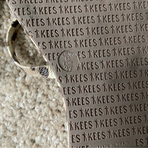 TKEES | Women's Gemma Leopard Printed Leather Slip On Sandals Size 6 - Picture 9 of 9